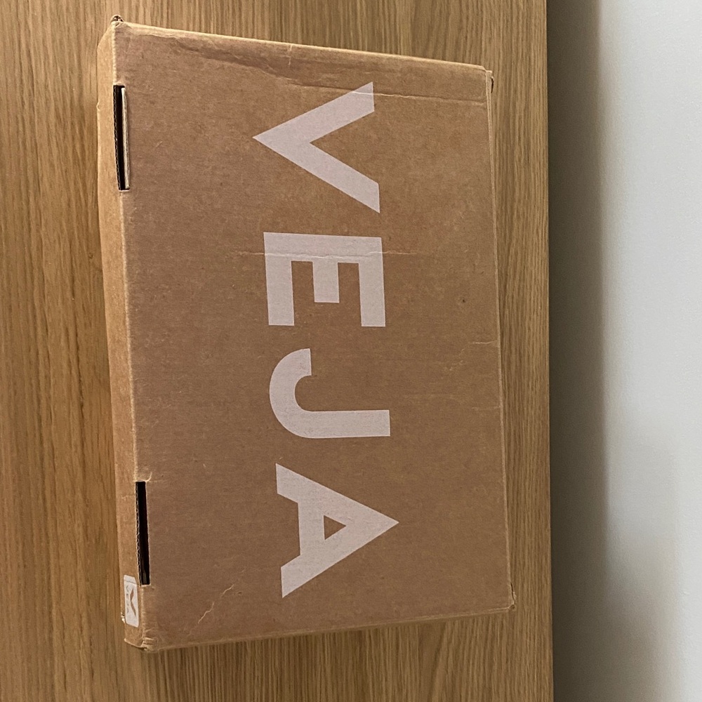 Veja White Sneakers with Black Accents and Tan Sole V-12 Leather - Picture 7 of 8
